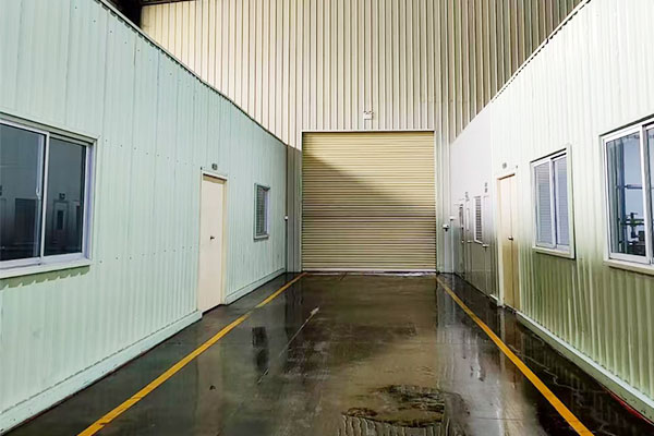 Improve the production of plastic bags to enhance product quality and prevent contamination by foreign matter and odor