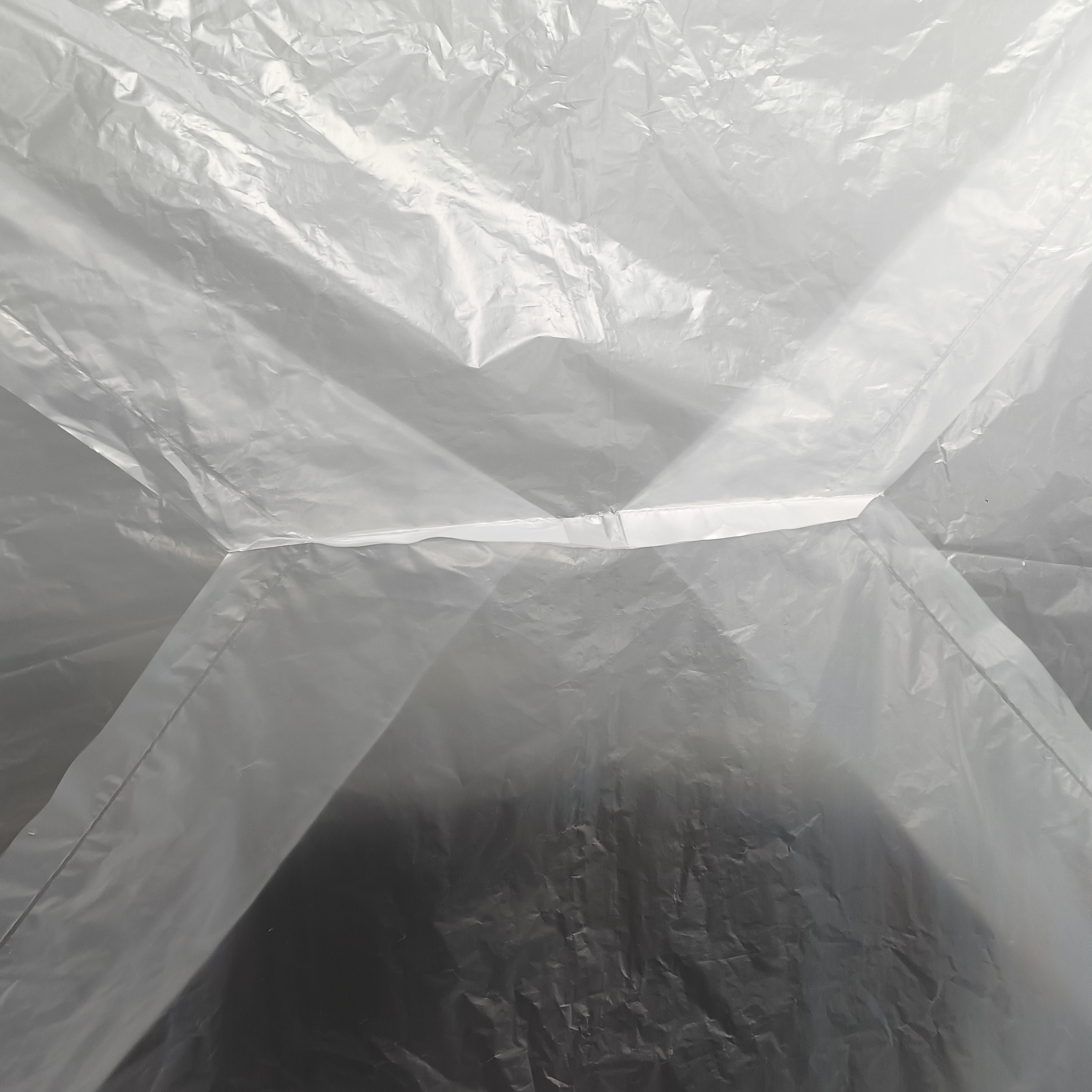 How does the PO square bottom plastic bag perform in protecting the internal items?